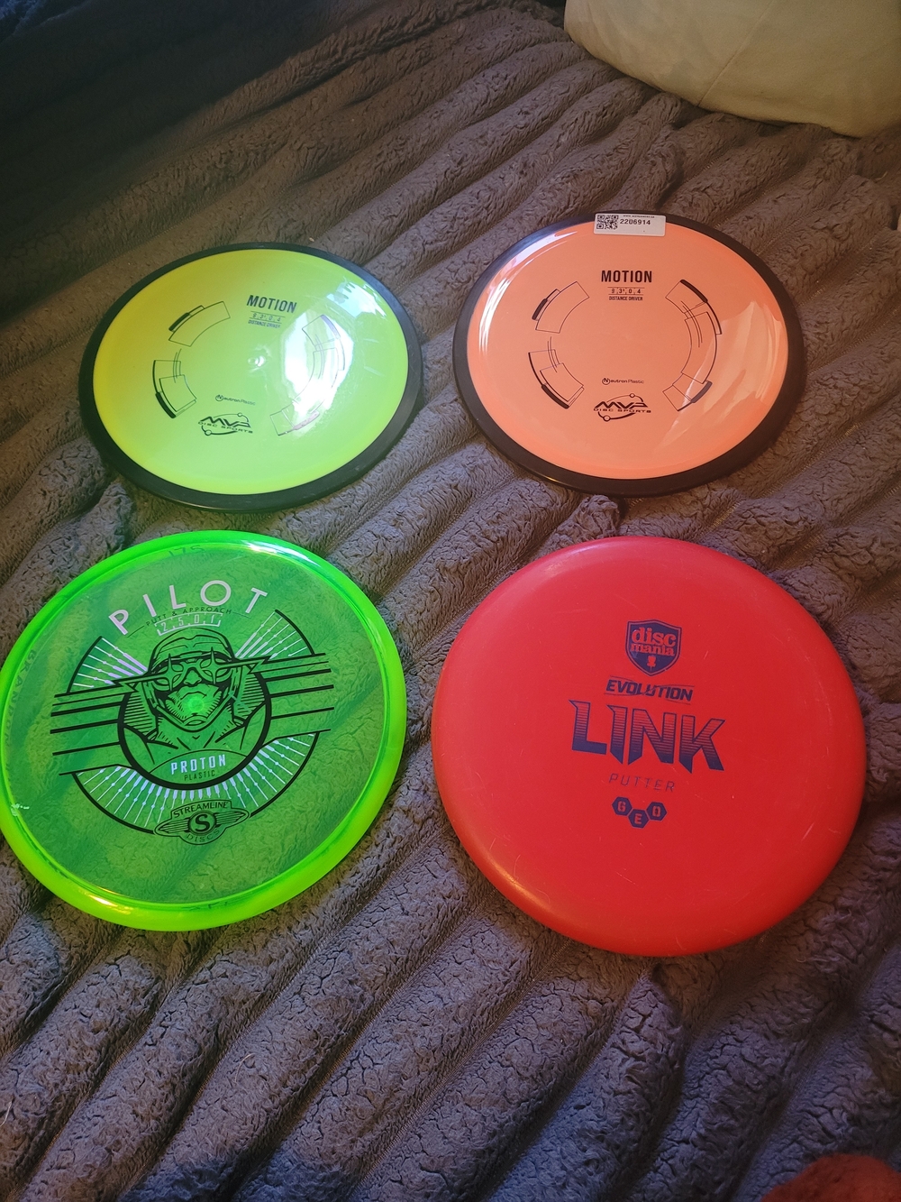 Golf Frisbee Evolution Link Putter – Red Pilot 2 Motion